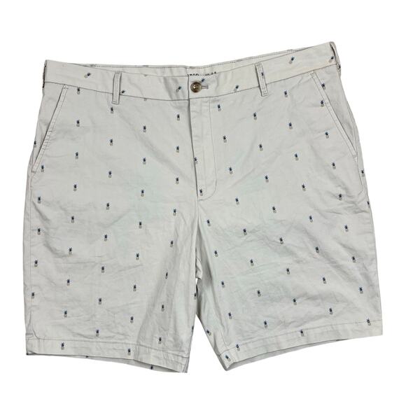Izod Saltwater stretch shorts men 40 flat front
inseam 9 1/2” cream w/pineapples - Picture 1 of 8